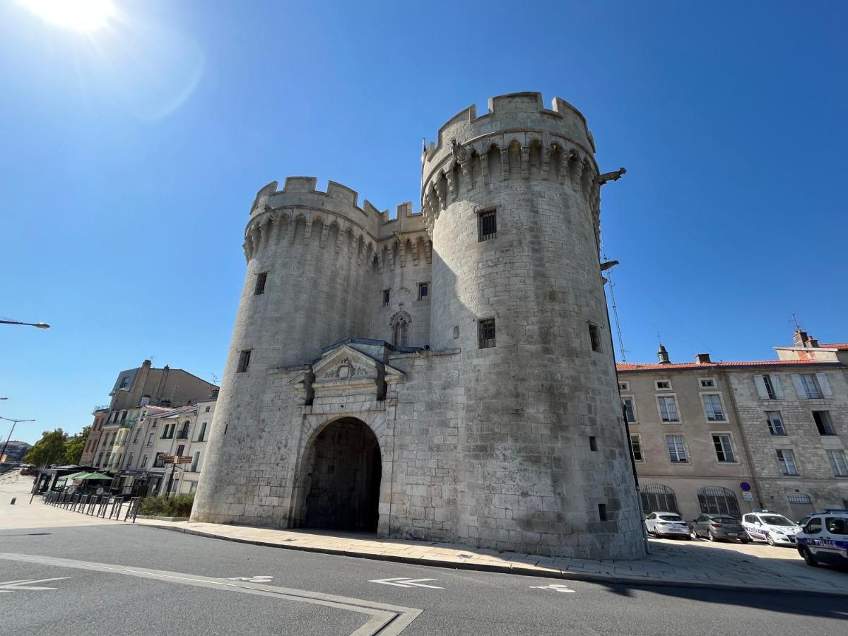 La Cour du Prince: Cozy Ground Floor with Terrace Near Station Verdun-sur-Meuse Exterior photo