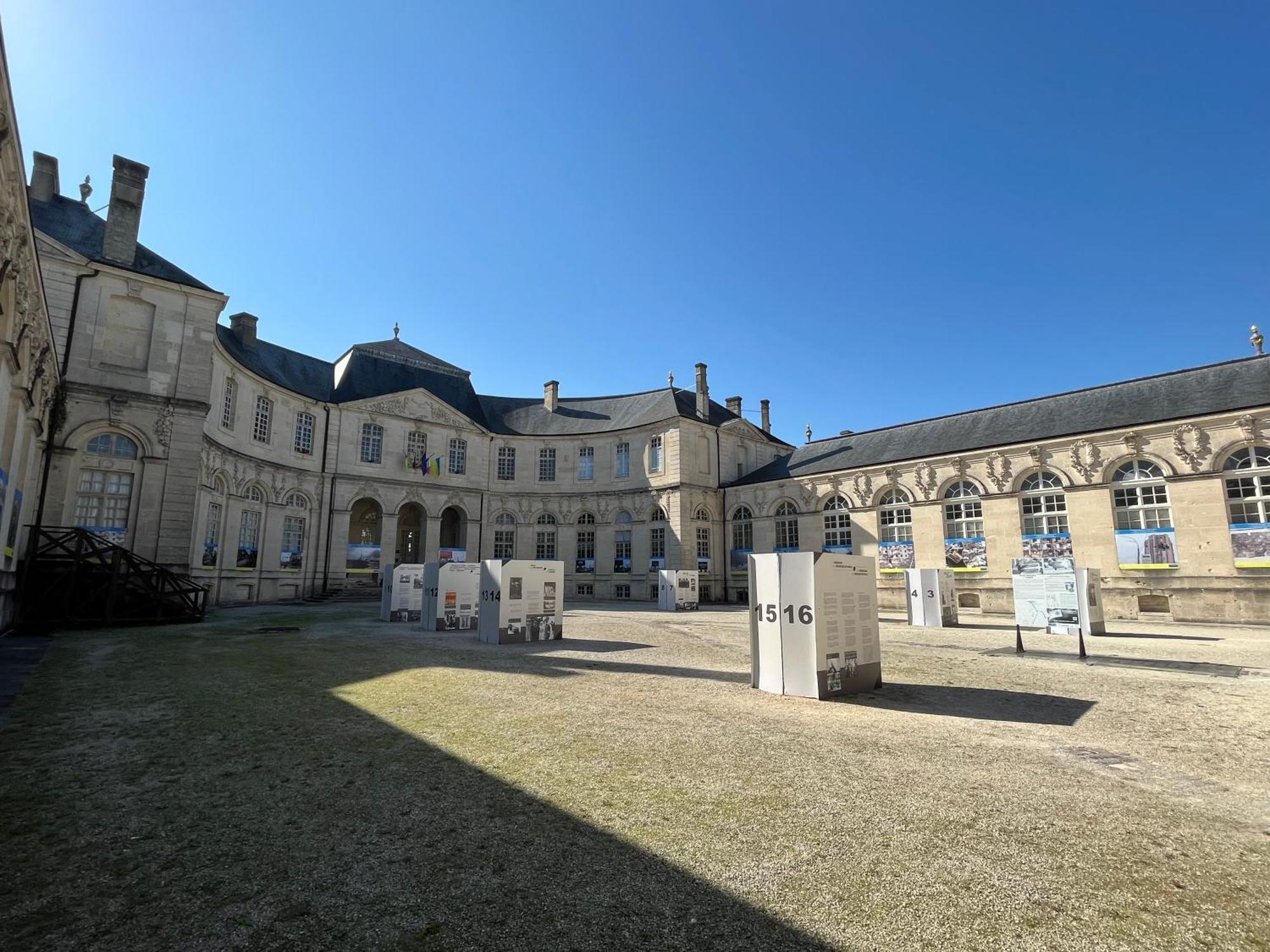 La Cour du Prince: Cozy Ground Floor with Terrace Near Station Verdun-sur-Meuse Exterior photo